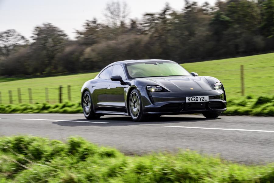  Porsche Taycan Turbo 2020 года  (UK) (фото 1 из 40)